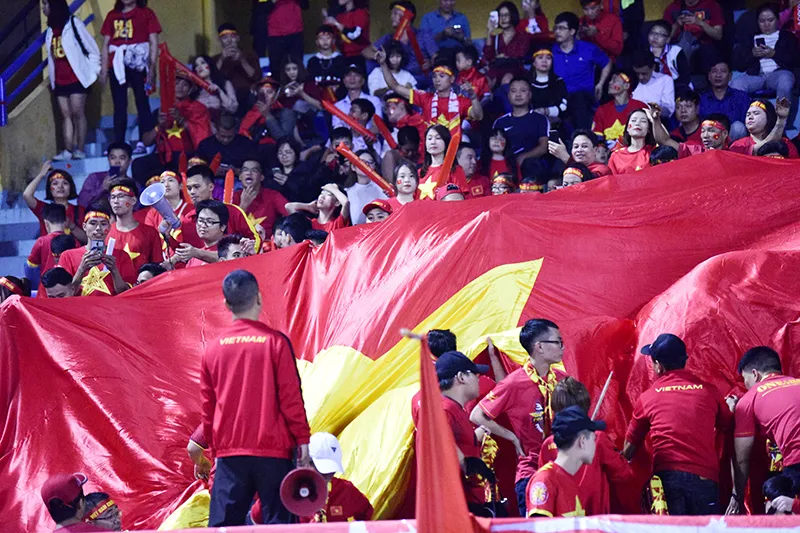 CĐV Việt Nam tin vào chiến thắng đậm trước Campuchia ảnh 4