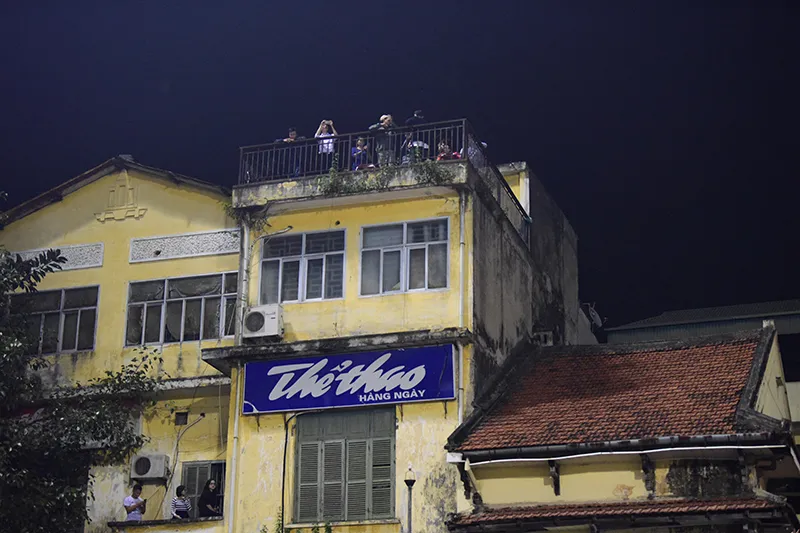 Những cách cổ vũ chỉ có ở Việt Nam dành cho tình yêu bóng đá ảnh 7