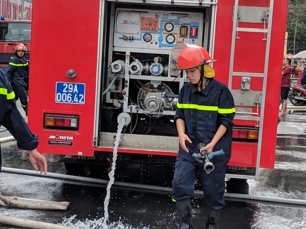 Cháy khu tập thể cũ cạnh Đại học Y Hà Nội ảnh 3