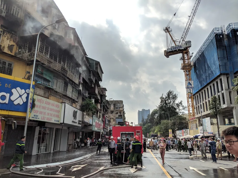 Cháy khu tập thể cũ cạnh Đại học Y Hà Nội ảnh 4
