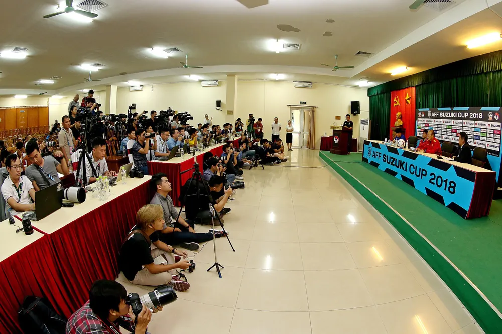 Họp báo trước Bán kết lượt về AFF Cup: Thầy Park tự tin về cơ hội đi tiếp ảnh 5