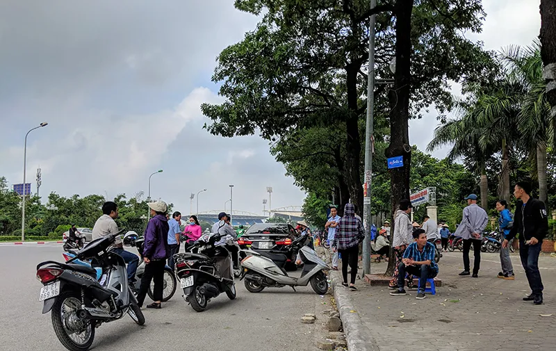 Trước trận bán kết lượt về AFF Cup: Vé “chợ đen” bất ngờ khan hiếm ảnh 1
