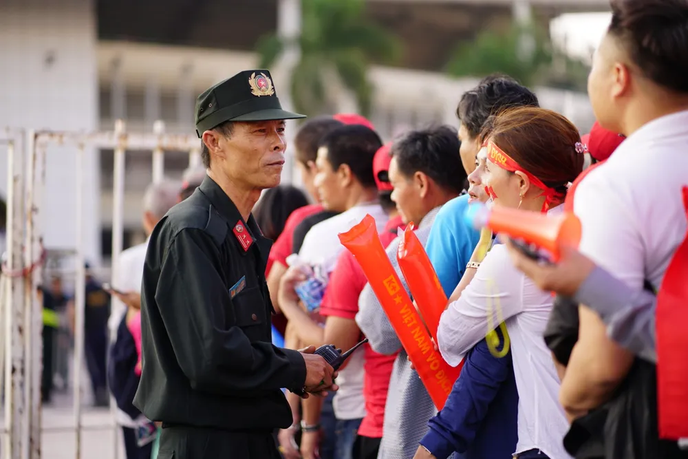 Lượt về bán kết AFF Cup: Đảm bảo an ninh mọi ngả đường về sân Mỹ Đình ảnh 4