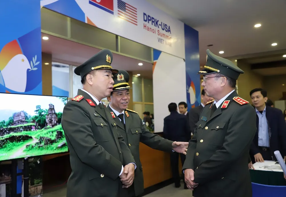 Thủ tướng kiểm tra Trung tâm báo chí phục vụ Hội nghị thượng đỉnh Mỹ - Triều ảnh 5