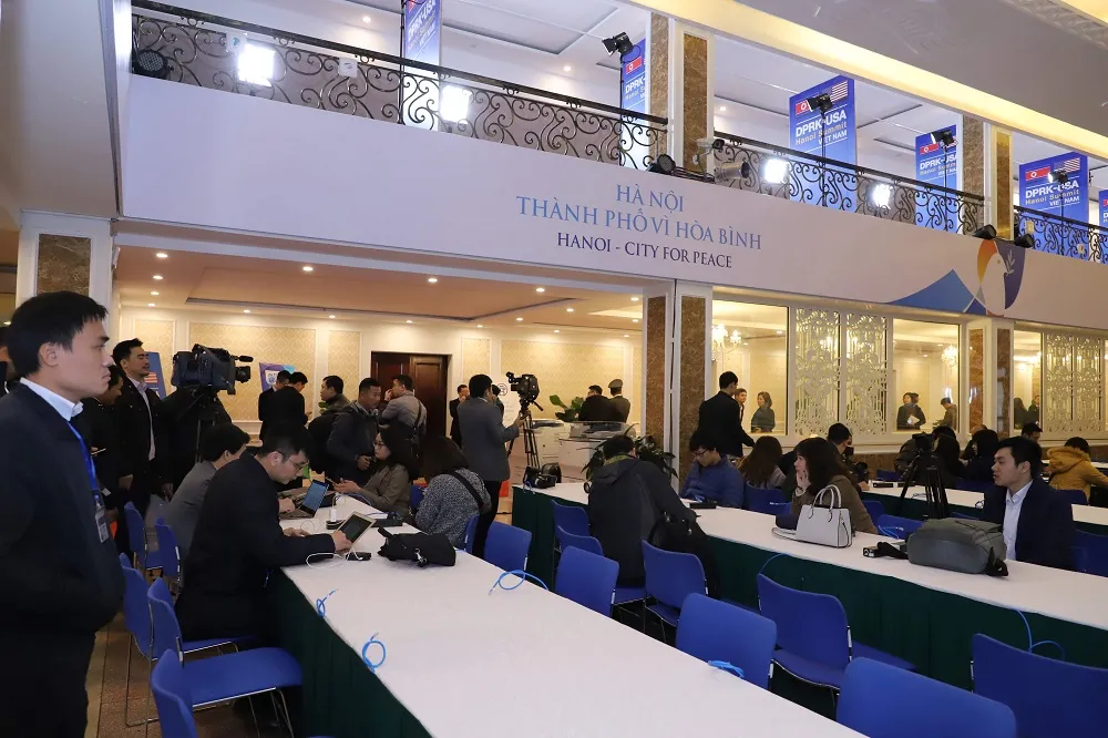 Thủ tướng kiểm tra Trung tâm báo chí phục vụ Hội nghị thượng đỉnh Mỹ - Triều ảnh 6