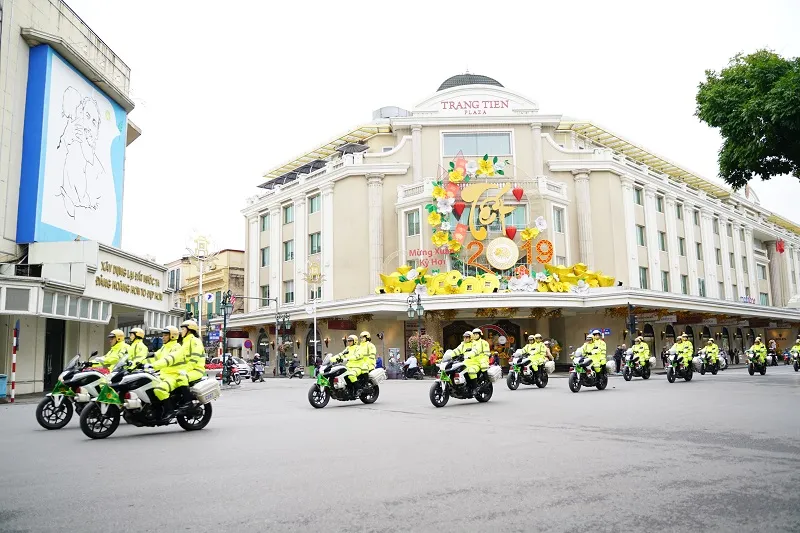 Hội nghị Mỹ - Triều Tiên: Xe bọc thép xuống đường tăng cường an ninh ảnh 6