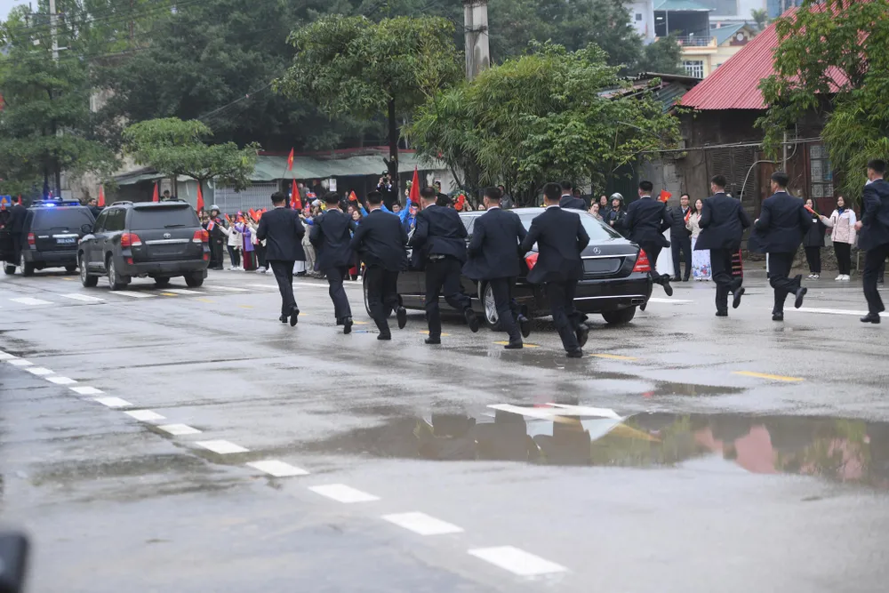 Chủ tịch Kim Jong-un đã lên xe về Thủ đô Hà Nội ảnh 11