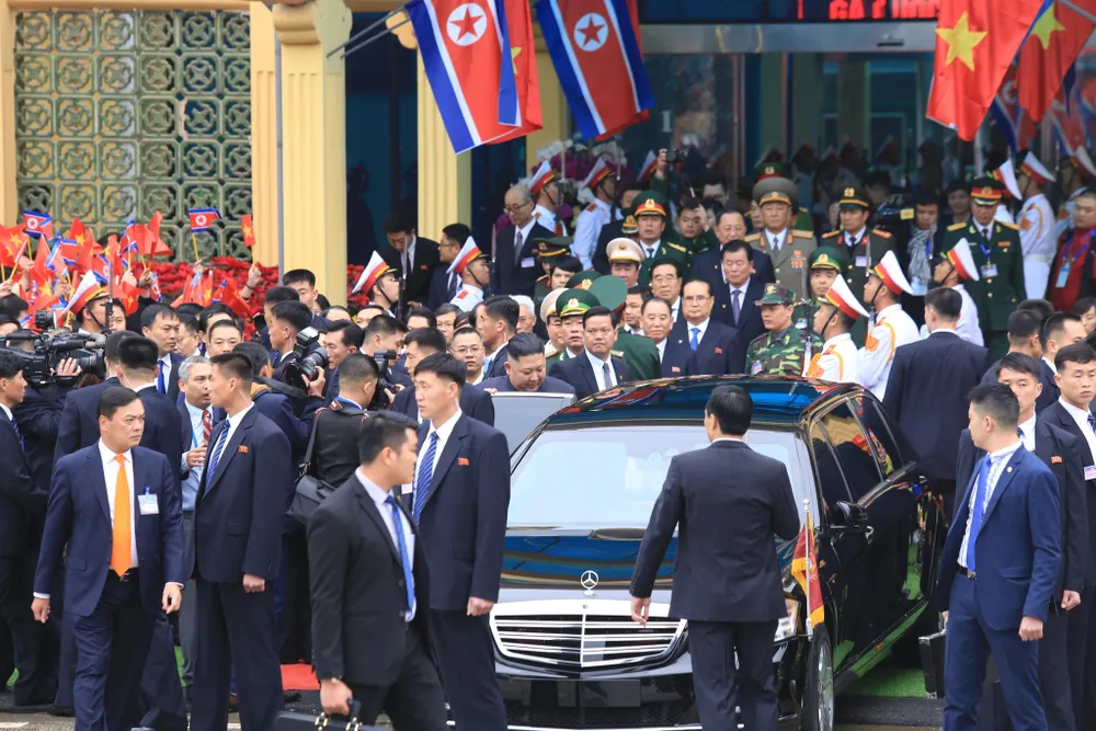Chủ tịch Kim Jong-un đã lên xe về Thủ đô Hà Nội ảnh 6