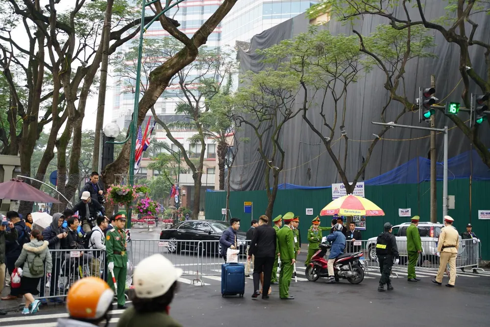 Chủ tịch Kim Jong-un đã lên xe về Thủ đô Hà Nội ảnh 14