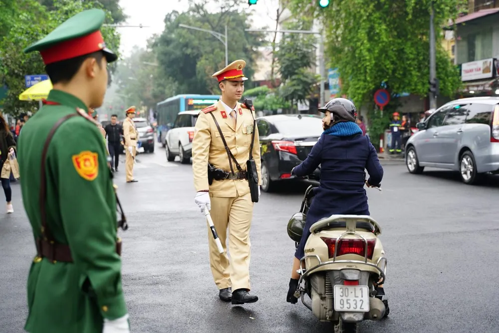 Chủ tịch Kim Jong-un đã lên xe về Thủ đô Hà Nội ảnh 17