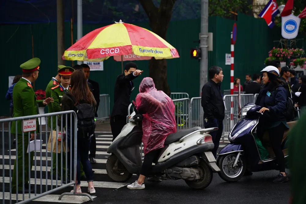 Chủ tịch Kim Jong-un đã lên xe về Thủ đô Hà Nội ảnh 18