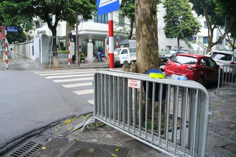 An ninh chốt chặn mọi ngả đường về khách sạn Sofitel Metropole  ảnh 7