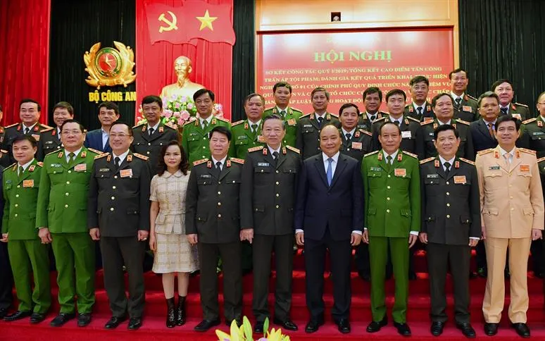 Thủ tướng Chính phủ Nguyễn Xuân Phúc; Bộ trưởng Tô Lâm cùng các đại biểu dự Hội nghị. Ảnh: Bộ Công an