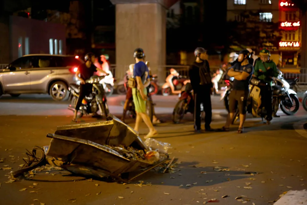 “Xe điên” gây tai nạn liên hoàn, kéo lê nhiều phương tiện trong đêm ảnh 3