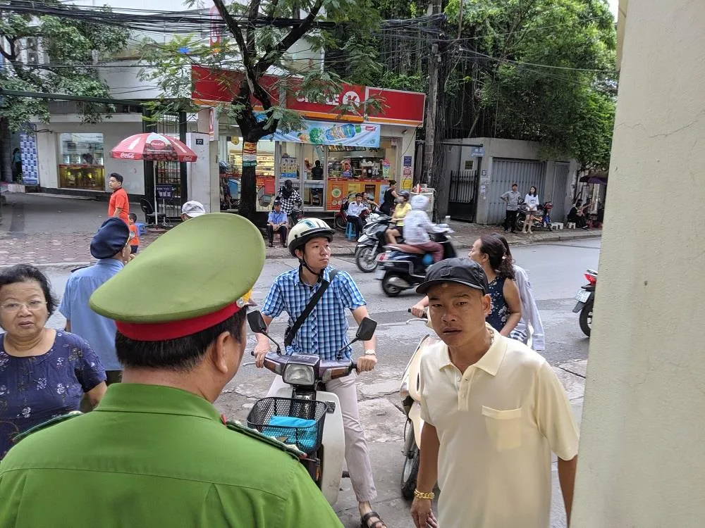 Giám thị “ôn bài” trước khi coi thi ảnh 2