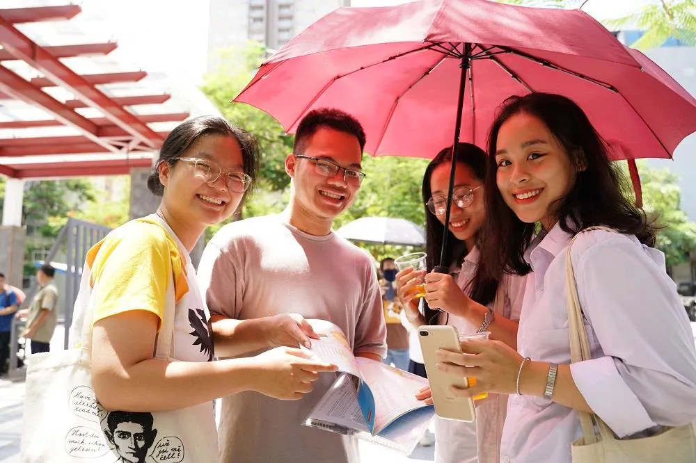 Thí sinh than “khó” với đề thi môn Lịch sử ảnh 2