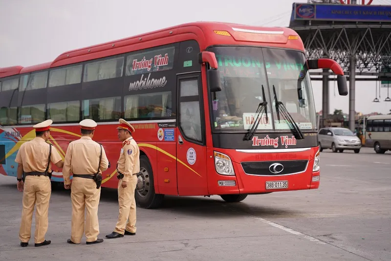 CSGT cả nước ra quân tổng kiểm tra các loại phương tiện trên đường trong 1 tháng ảnh 2