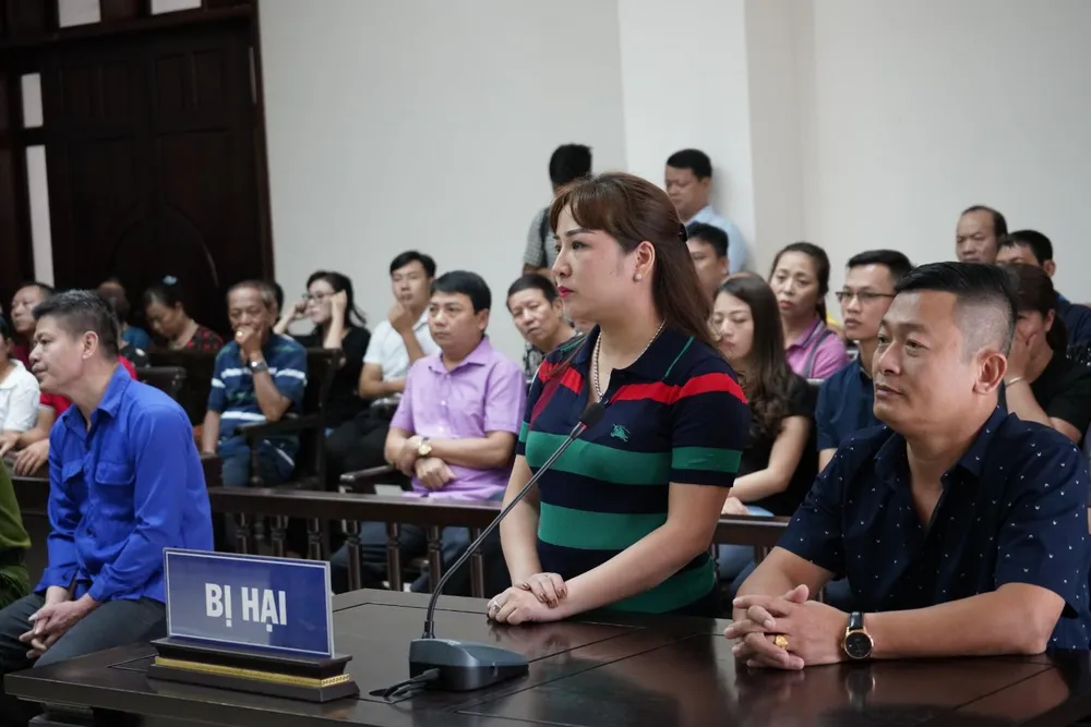 Trùm bảo kê chợ Long Biên cùng đàn em tiếp tục hầu tòa ảnh 2