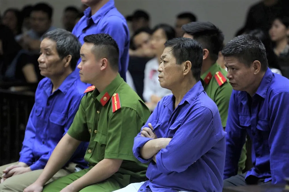 Hưng “kính” bị đề nghị phạt tới 5 năm tù ảnh 1