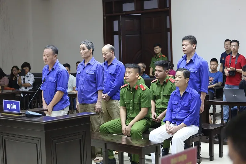 Hưng “kính” nhận 4 năm tù vì tội cưỡng đoạt tài sản ảnh 1