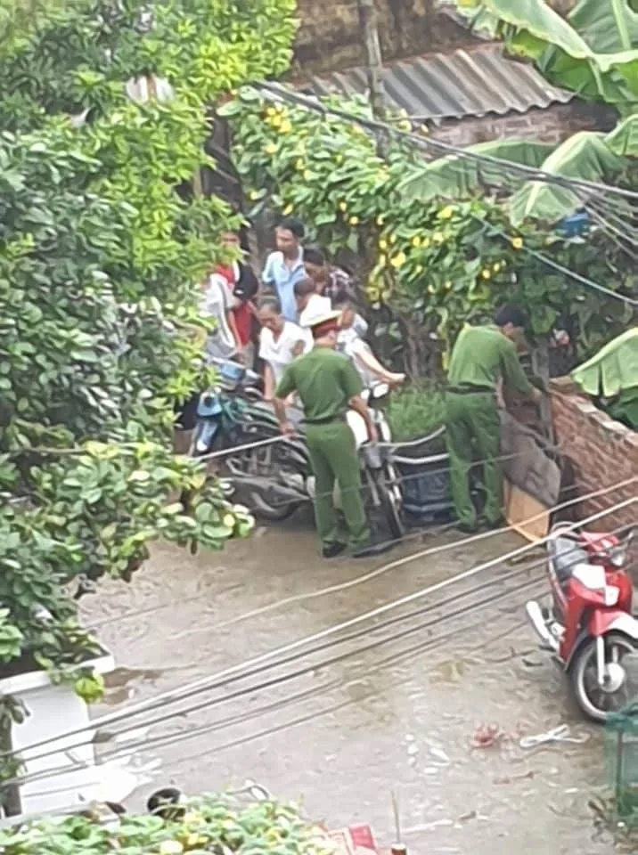 Anh trai vác dao truy sát gia đình em ruột, 2 người chết, 3 người bị thương ảnh 1