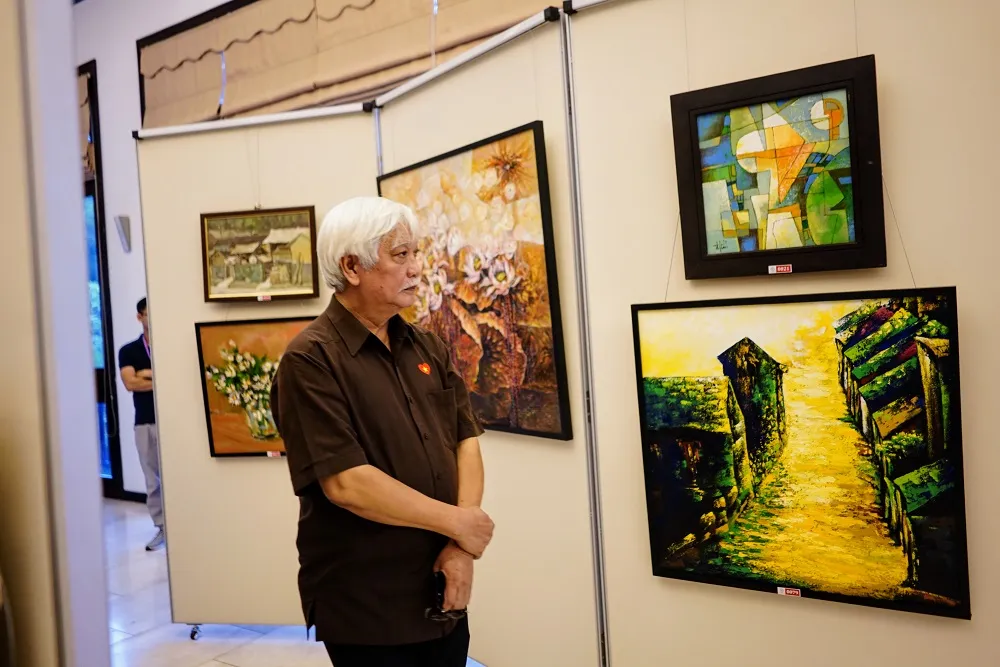 Đấu giá hơn 100 bức tranh ủng hộ quỹ “Chung tay trồng rừng Việt Nam” ảnh 2