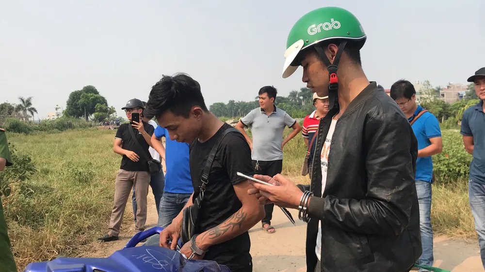 Dựng lại hiện trường hai nghi phạm sát hại tài xế Grab  ảnh 2