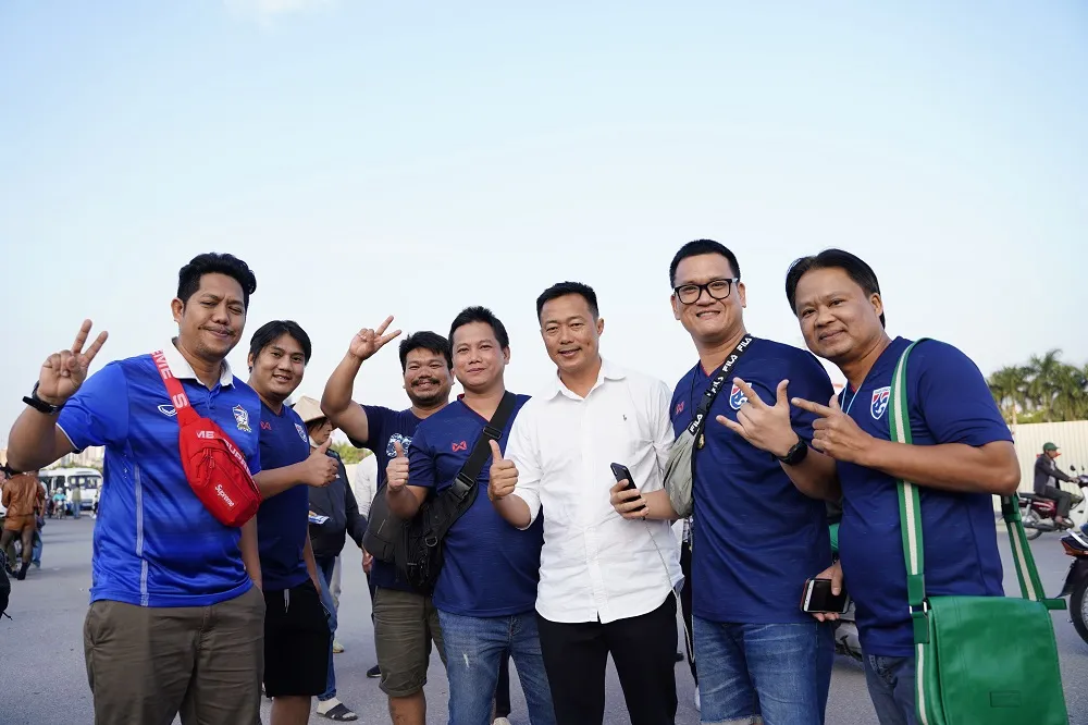 Nhiều cổ động viên tin tưởng Quang Hải ghi bàn vào lưới Thái Lan ảnh 14