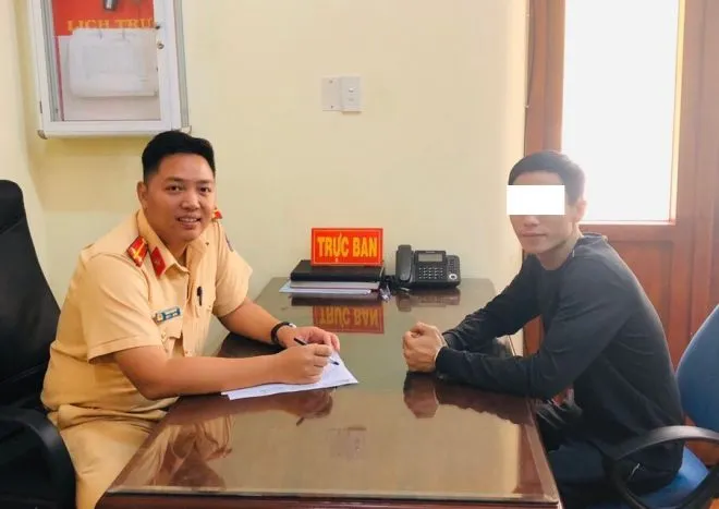 Nam thanh niên “chạy xe máy từ Nam ra Bắc chưa đến 20 tiếng” bị xử phạt ảnh 1