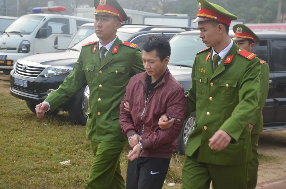 Đang xét xử 9 đối tượng sát hại nữ sinh giao gà ở Điện Biên ảnh 6