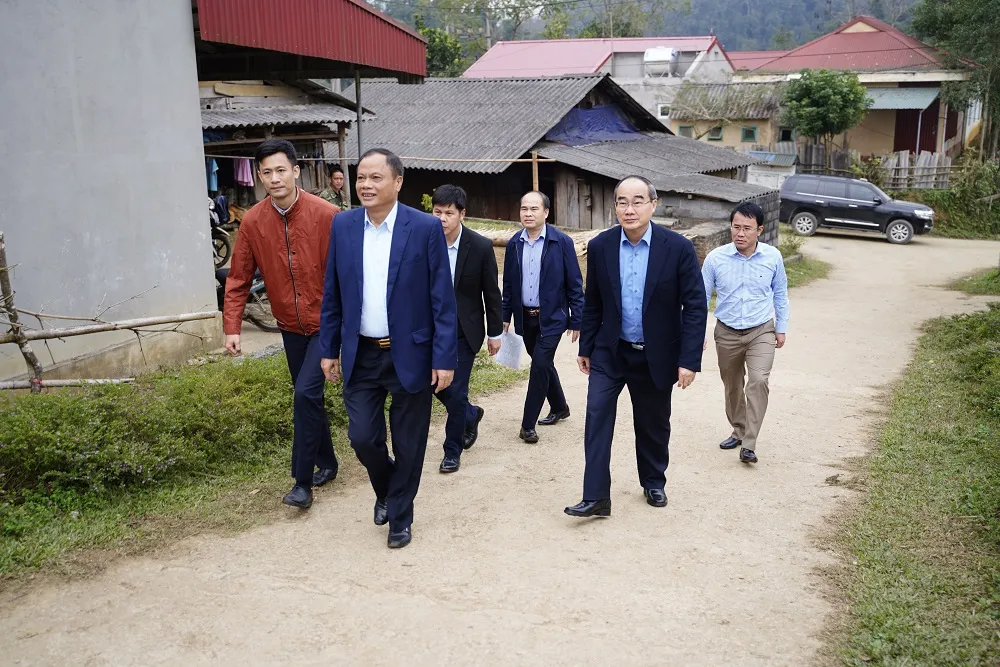 Đồng chí Nguyễn Thiện Nhân thăm và tặng quà tại tỉnh Bắc Kạn nhân dịp Xuân Canh Tý ảnh 1