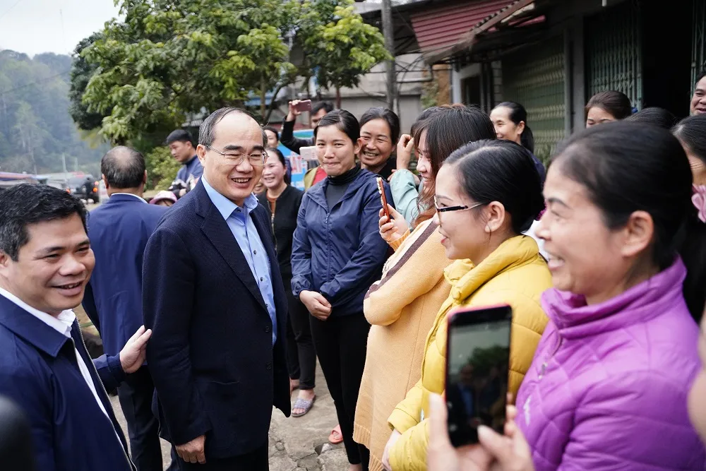 Đồng chí Nguyễn Thiện Nhân thăm và tặng quà tại tỉnh Bắc Kạn nhân dịp Xuân Canh Tý ảnh 9