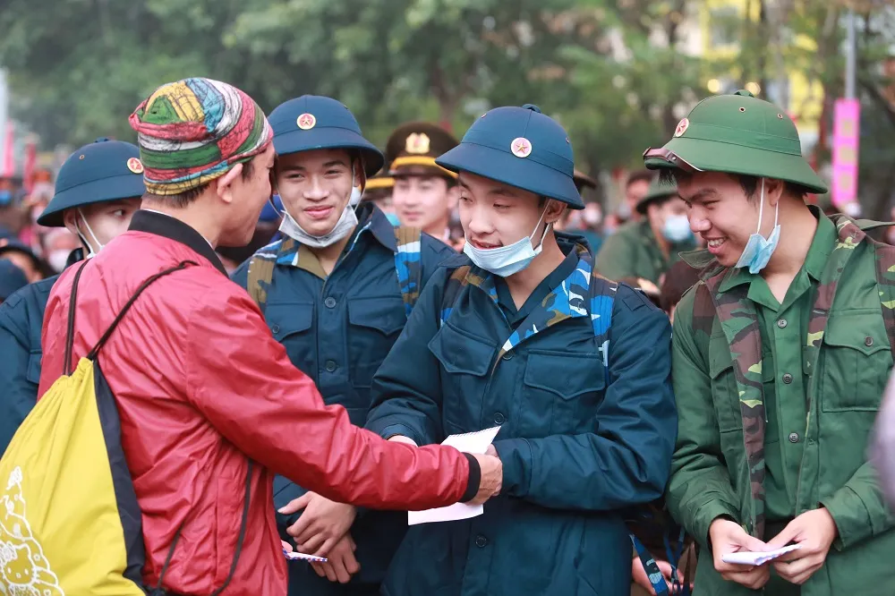Hơn 3.000 thanh niên Thủ đô lên đường nhập ngũ ảnh 4