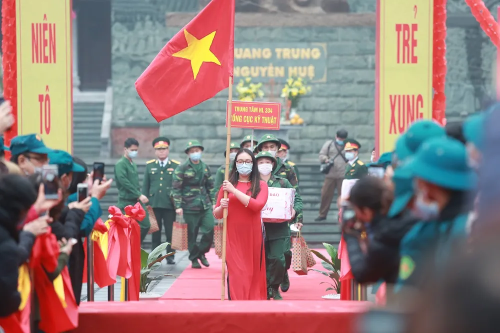 Hơn 3.000 thanh niên Thủ đô lên đường nhập ngũ ảnh 1