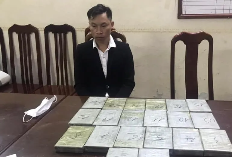 Bắt đối tượng vận chuyển hơn 6 kg ma túy về Hà Nội ảnh 1