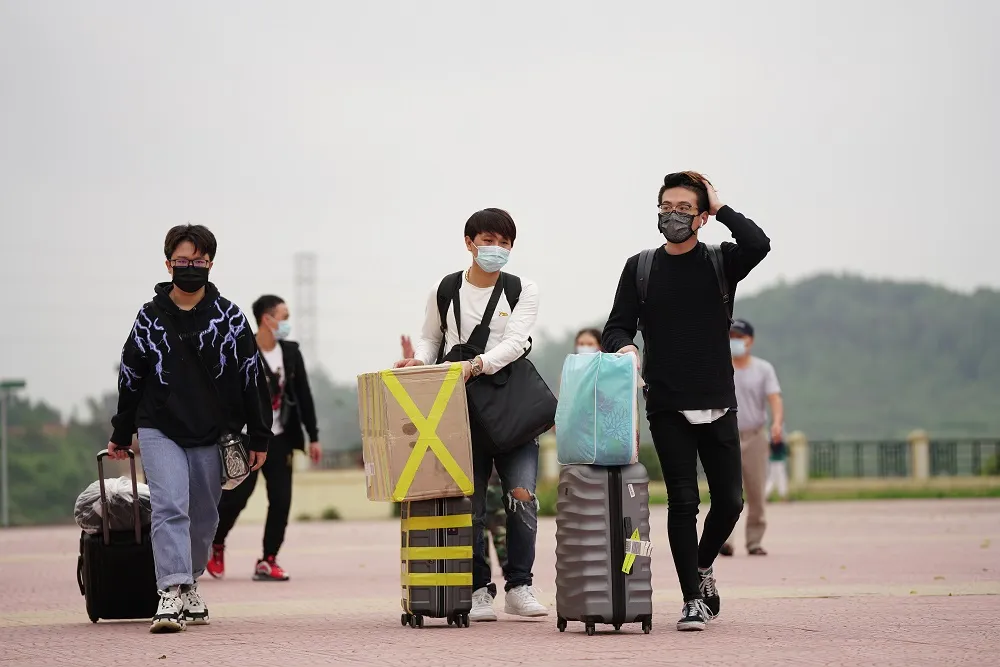 Gần 800 công dân hoàn thành thời gian cách ly khi trở về từ vùng dịch ảnh 7