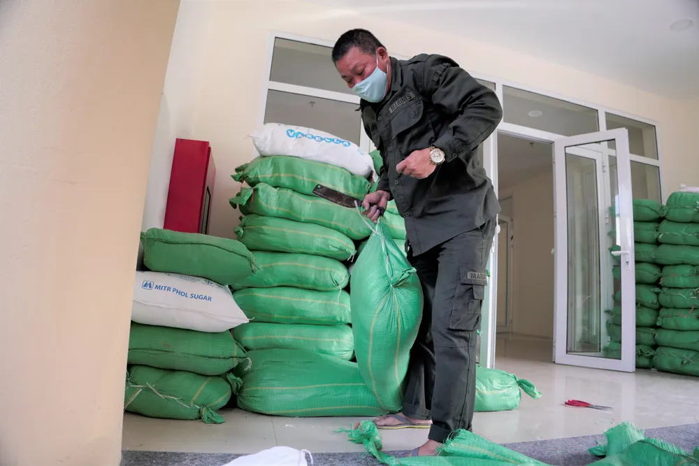 Thêm điểm phát gạo miễn phí cho người khó khăn ở Hà Nội ảnh 12