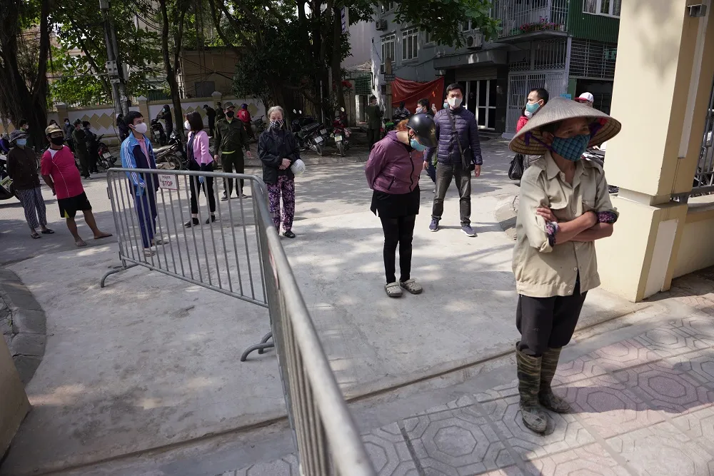 Thêm điểm phát gạo miễn phí cho người khó khăn ở Hà Nội ảnh 3