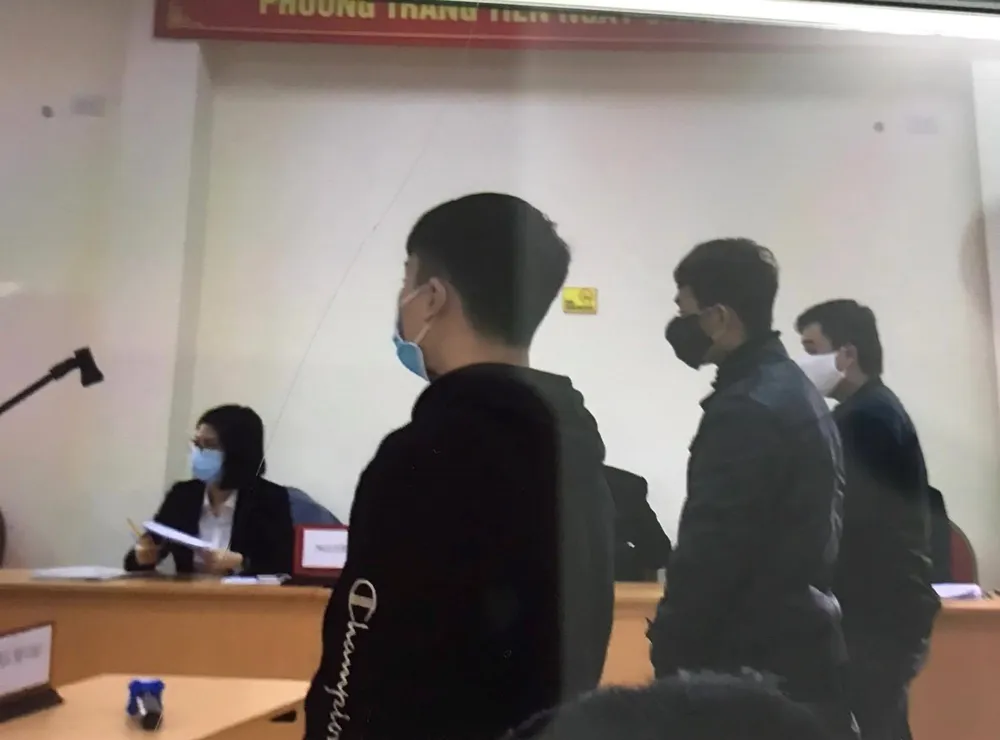 Phạt tù 6 “quái xế” đua xe quanh Hồ Gươm trong thời gian cách ly xã hội ảnh 2