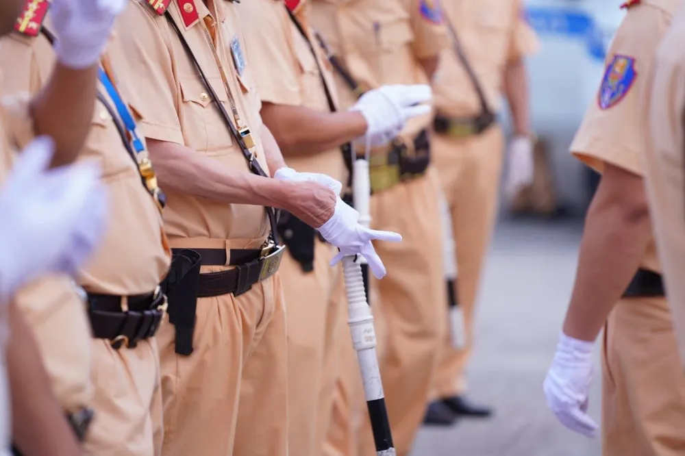 CSGT huy động tối đa lực lượng kiểm tra các phương tiện giao thông cơ giới đường bộ ảnh 4