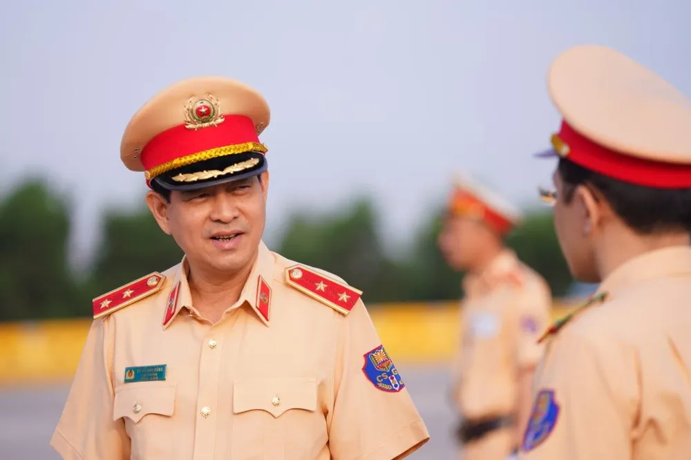 CSGT huy động tối đa lực lượng kiểm tra các phương tiện giao thông cơ giới đường bộ ảnh 7