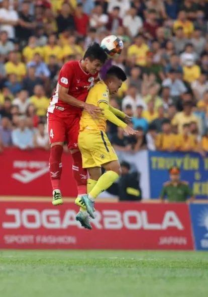 Nam Định bị trừng phạt với tấm thẻ đỏ, thất thủ trước Viettel ảnh 4