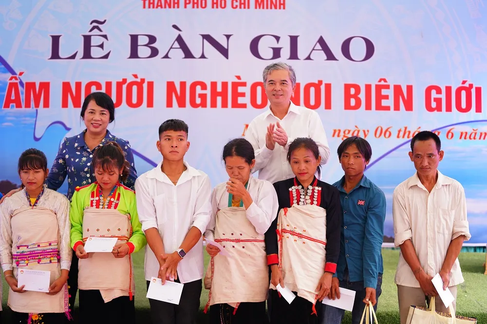 TPHCM hỗ trợ 50 tỷ đồng xây nhà tặng người nghèo tỉnh Lai Châu ảnh 4