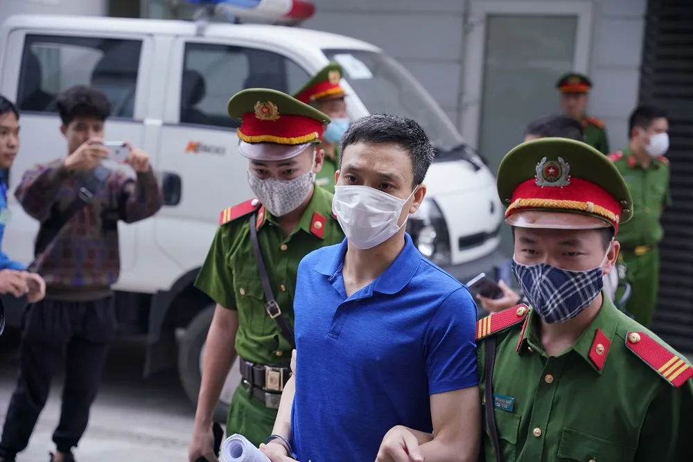 Các bị cáo làm thất thoát gần 1.700 tỷ đồng tại BIDV hầu tòa ảnh 7