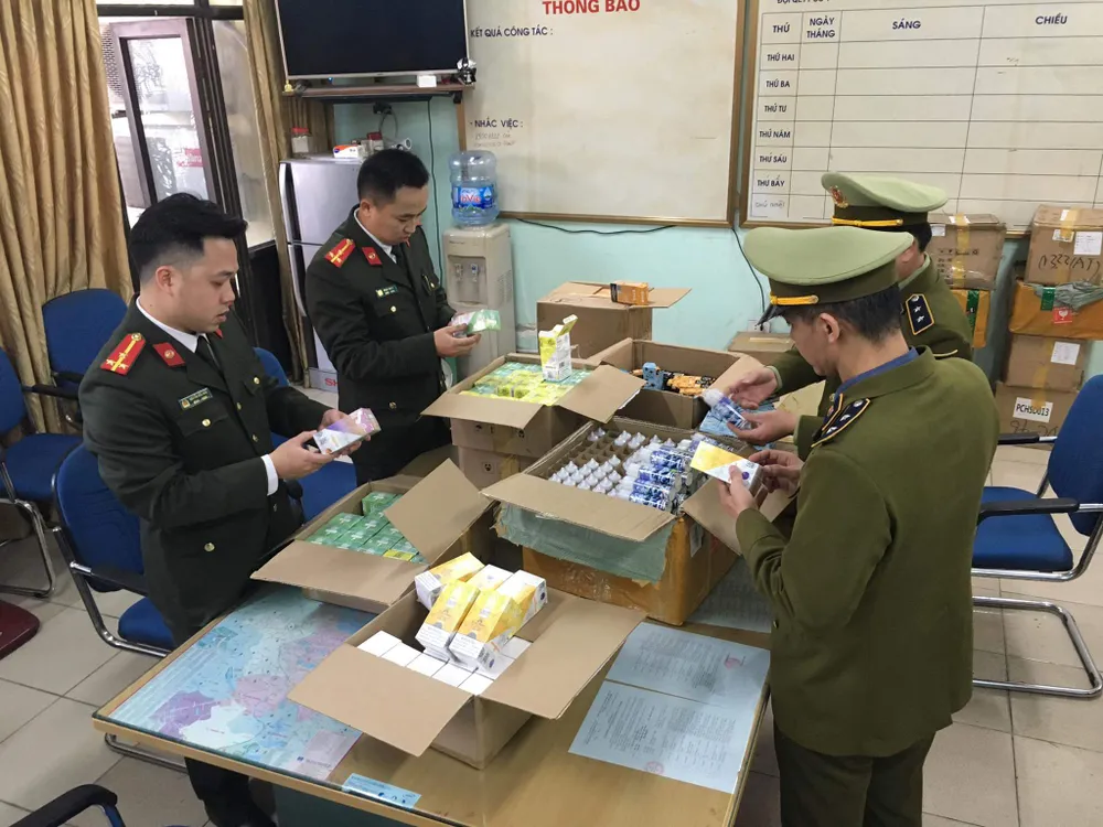 Cơ quan chức năng kiểm tra số hàng không hoá đơn, chứng từ