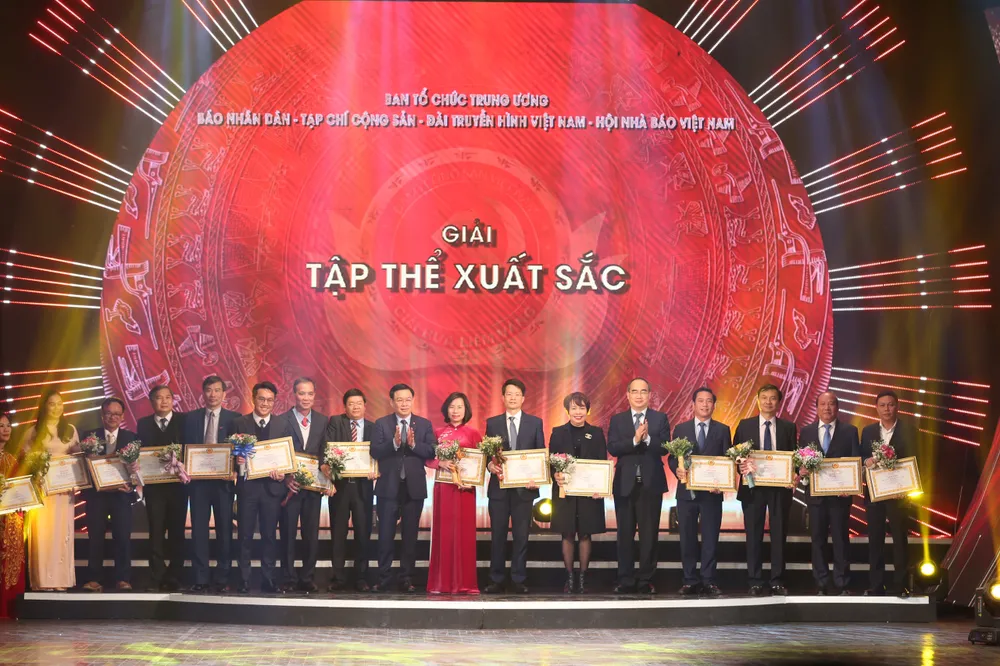 Trao giải Báo chí toàn quốc về xây dựng Đảng - Giải Búa liềm vàng năm 2020 ảnh 6