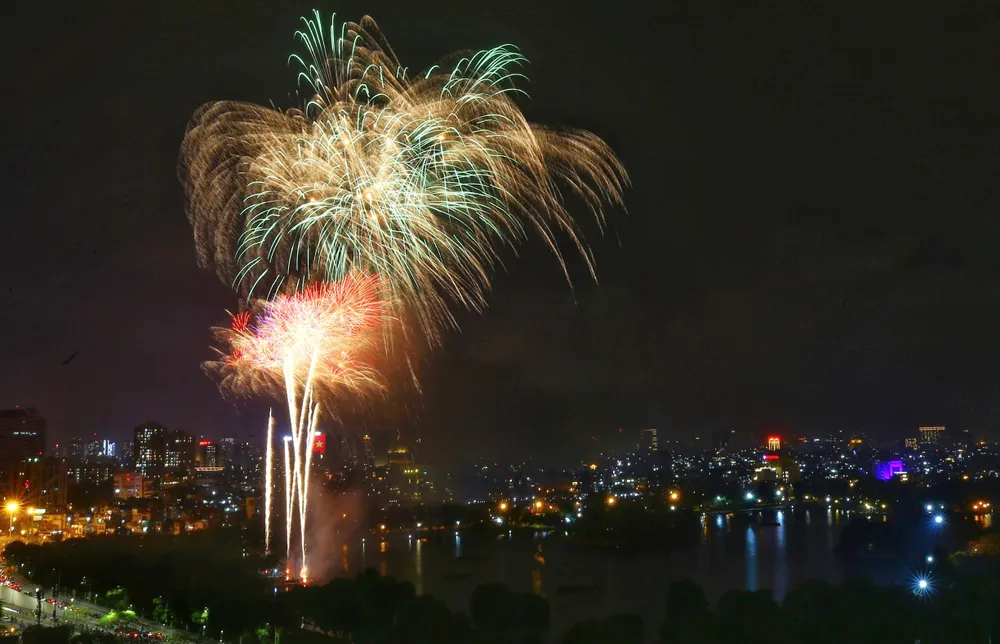 Màn pháo hoa tầm cao chào năm mới duy nhất ở Hà Nội ảnh 5