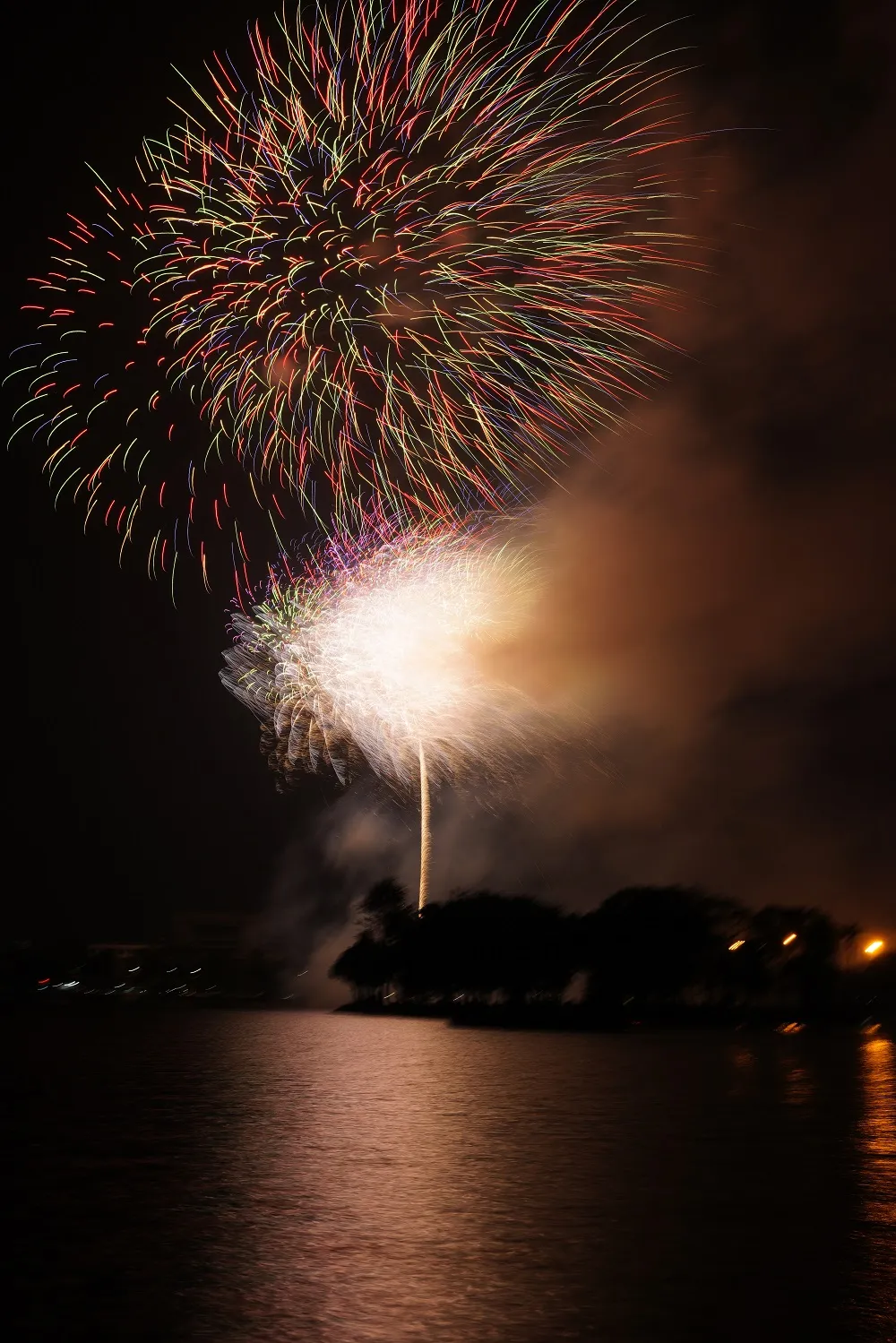 Màn pháo hoa tầm cao chào năm mới duy nhất ở Hà Nội ảnh 12