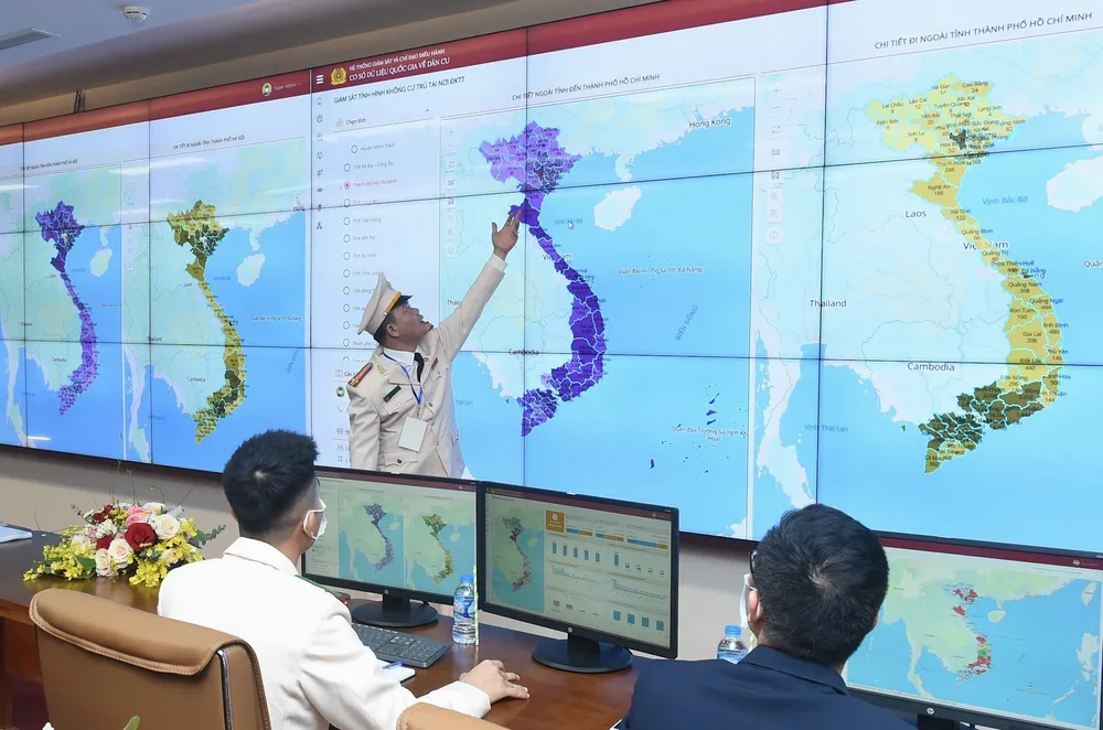 Thủ tướng Nguyễn Xuân Phúc: Đẩy nhanh việc chuyển đổi số trong quản lý dân cư ảnh 3