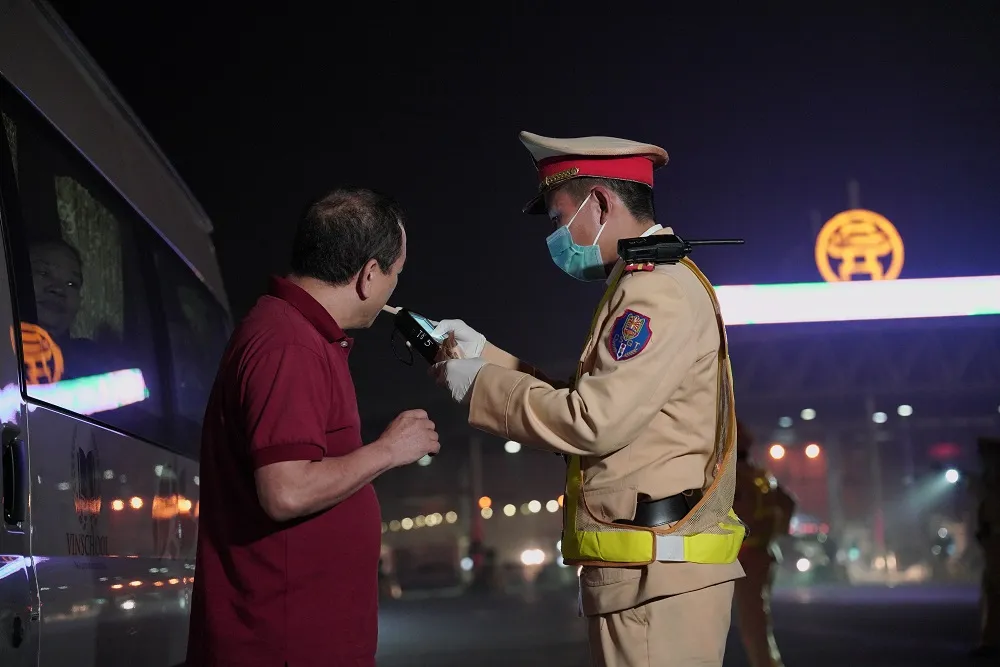 Từ 0 giờ ngày 15-3, Cảnh sát giao thông tổng kiểm tra nồng độ cồn, ma túy ảnh 3